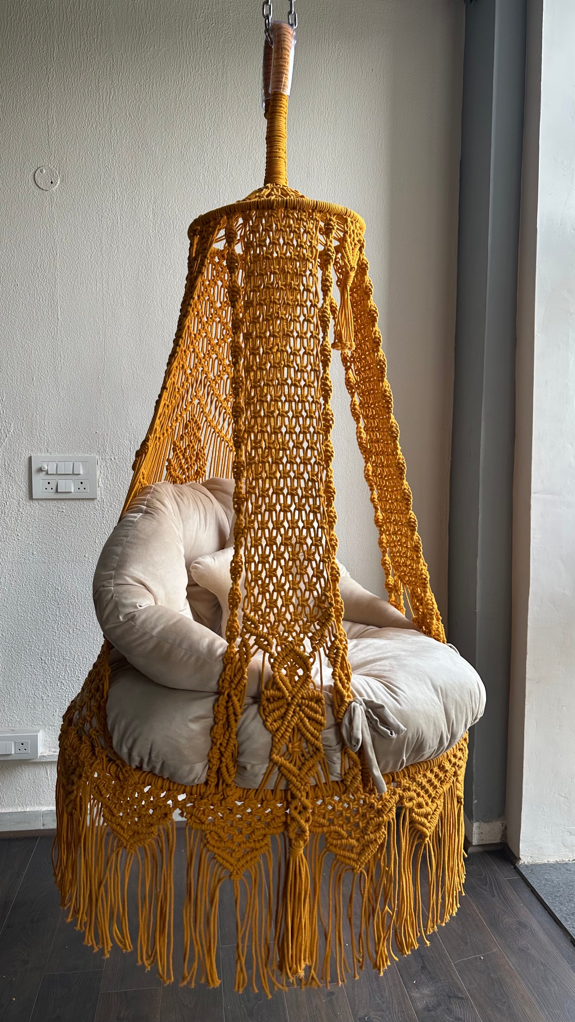 Sunshine swing with cream backrest perfect for adults and kids