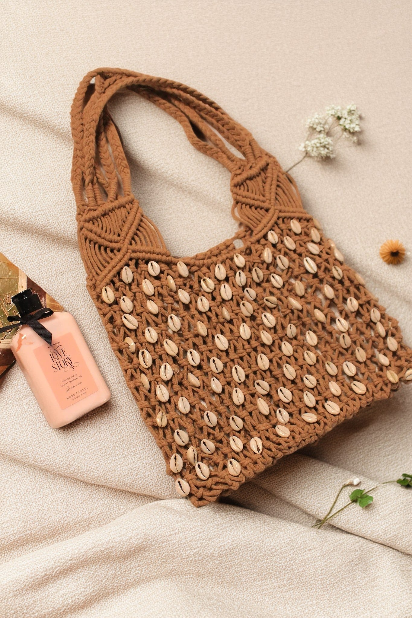 Daisy Macramé Tote – Floral-Inspired Cotton Rope Bag